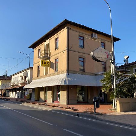Al 182 Hotel Fornaci di Barga Exterior photo